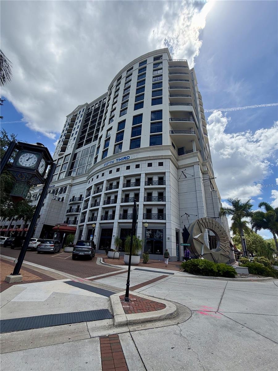 PLAZA AT 05 POINTS COMM PH 01 - Commercial Lease