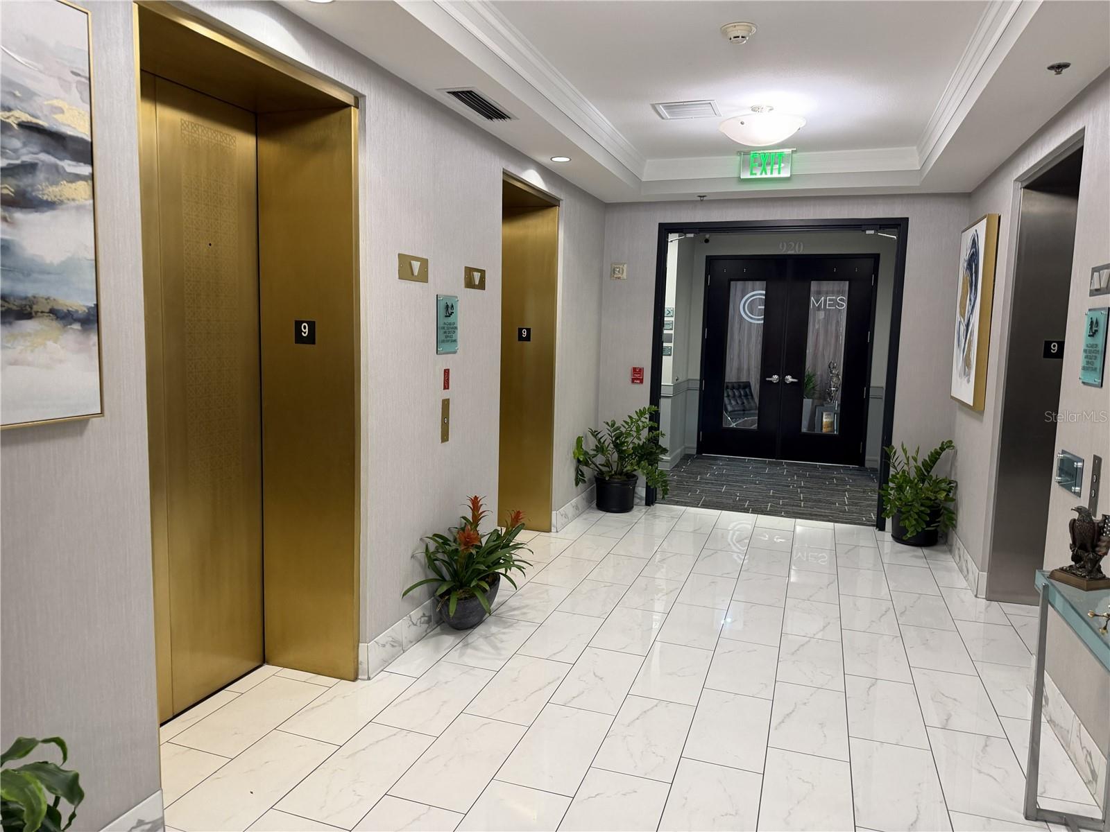 PLAZA AT 05 POINTS COMM PH 01 - Commercial Lease