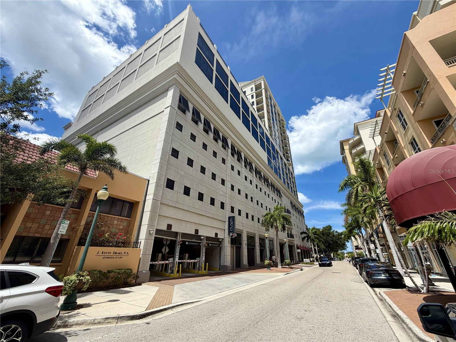 PLAZA AT 05 POINTS COMM PH 01 - Commercial Lease