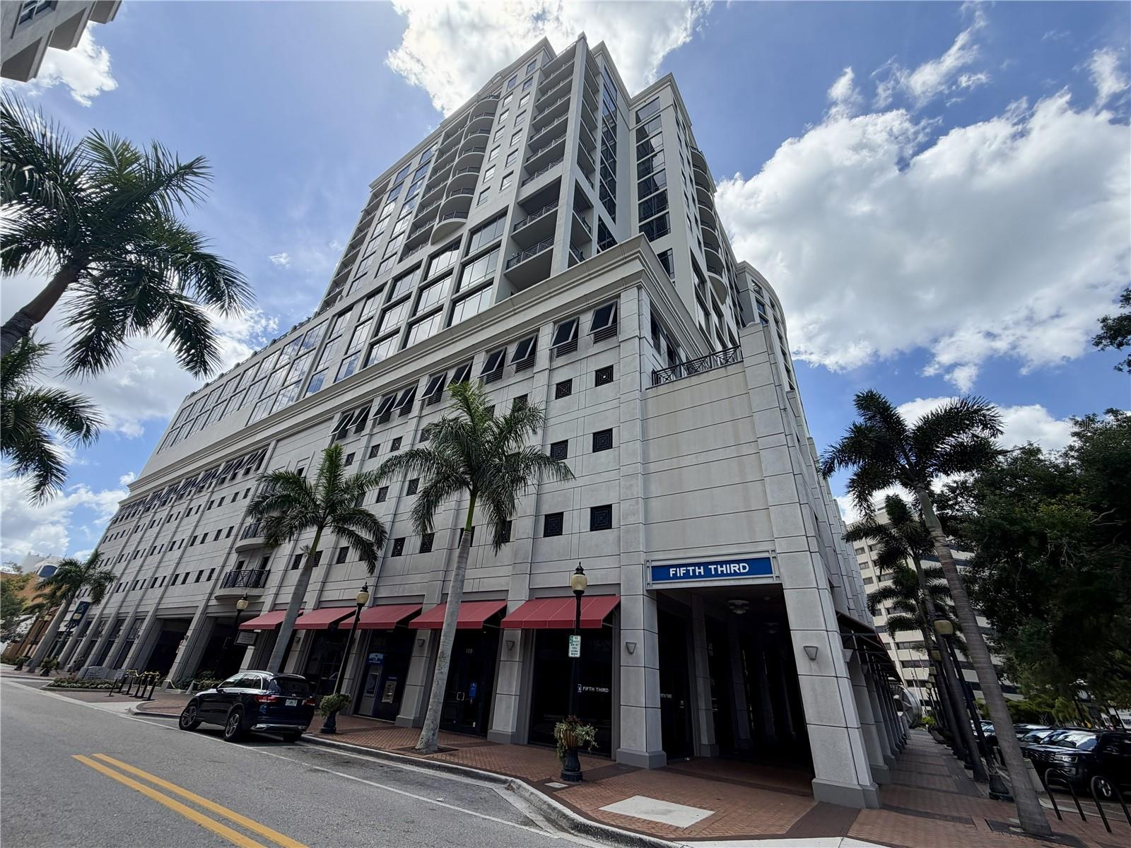 PLAZA AT 05 POINTS COMM PH 01 - Commercial Lease