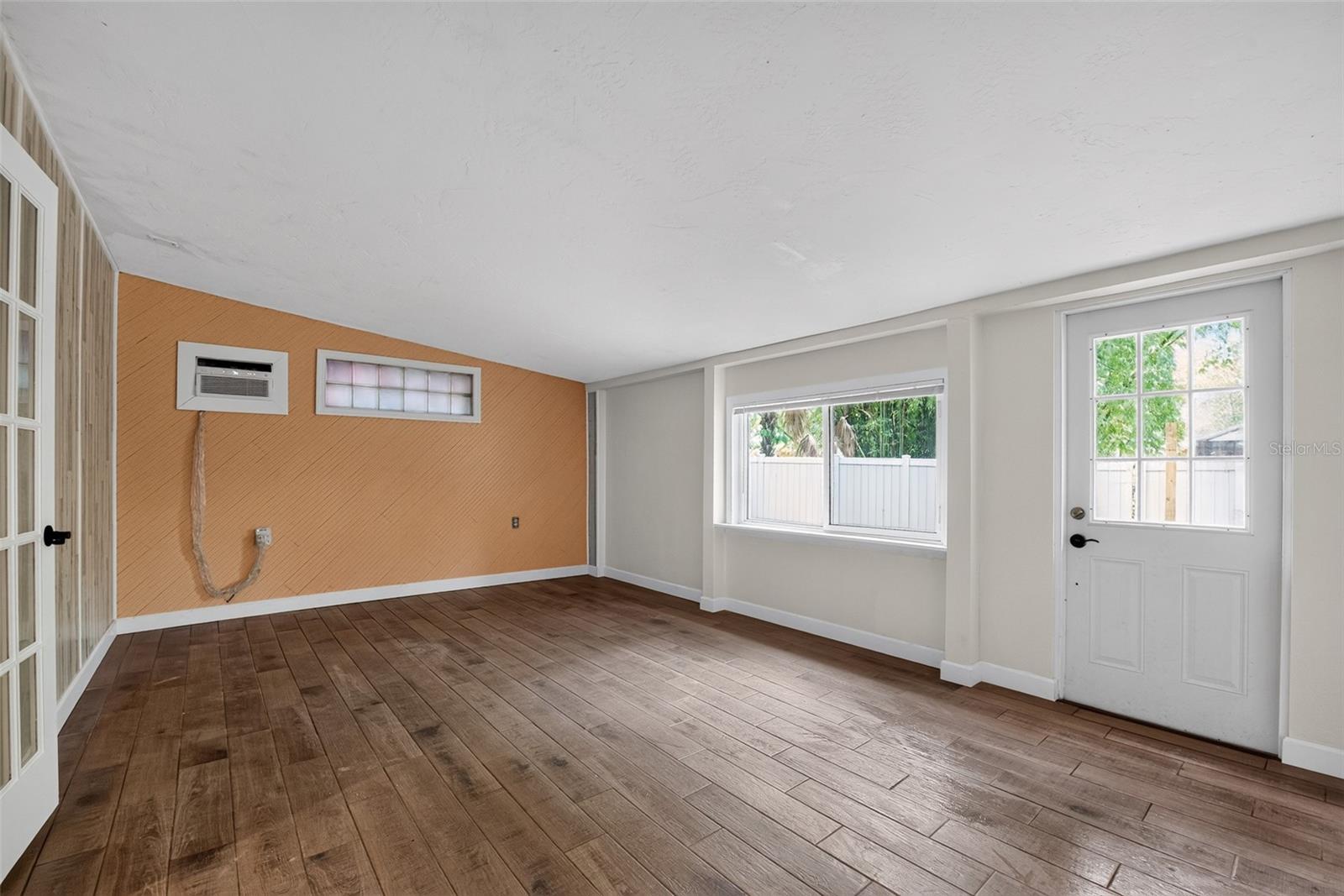 CRIBB ESTATES - Residential Lease