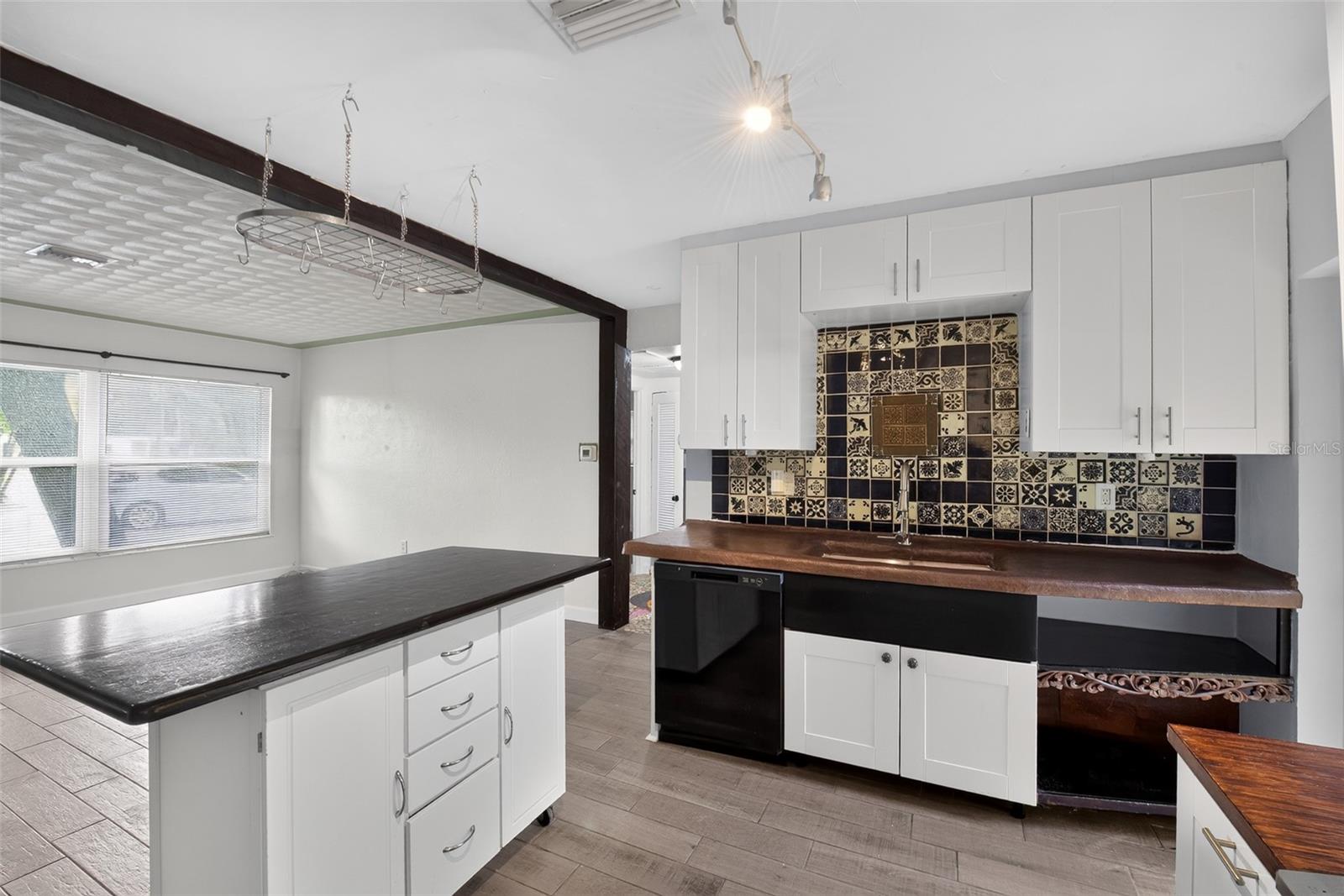 CRIBB ESTATES - Residential Lease