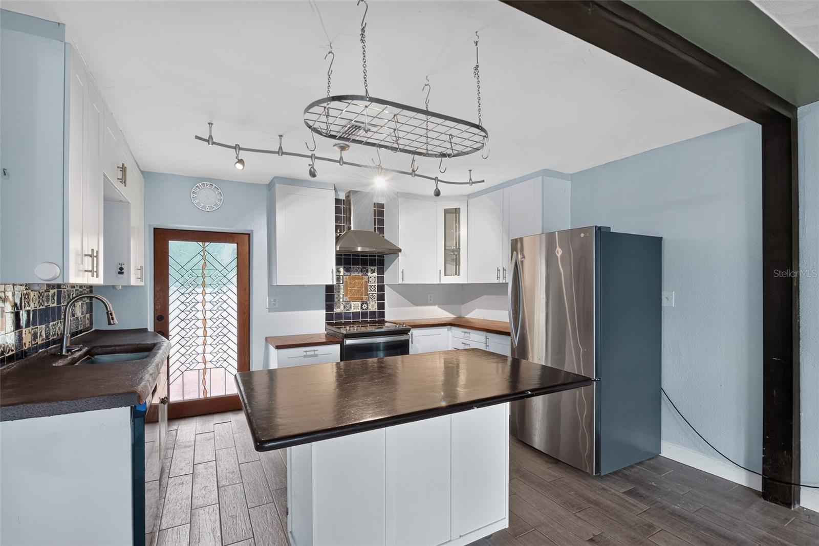 CRIBB ESTATES - Residential Lease