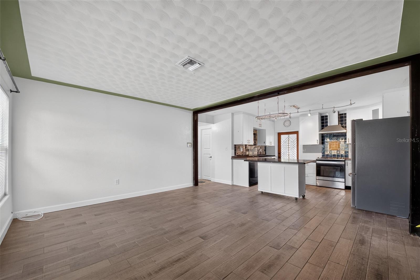 CRIBB ESTATES - Residential Lease