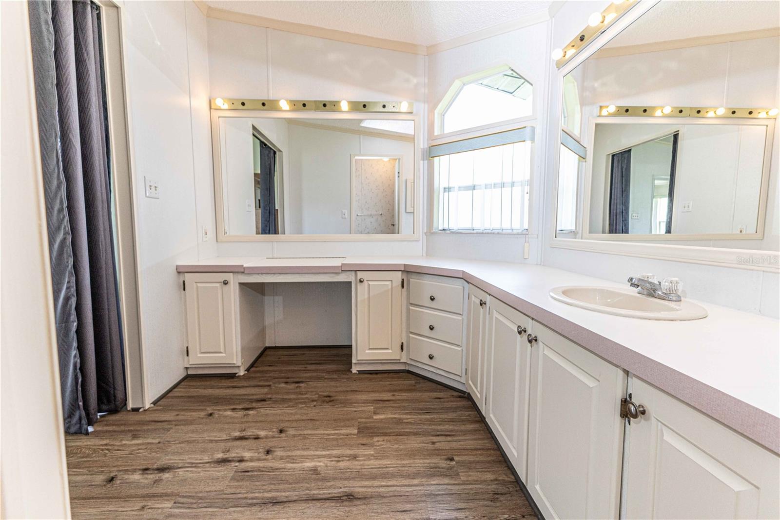 HERITAGE WOOD N LAKES ESTATES - Residential