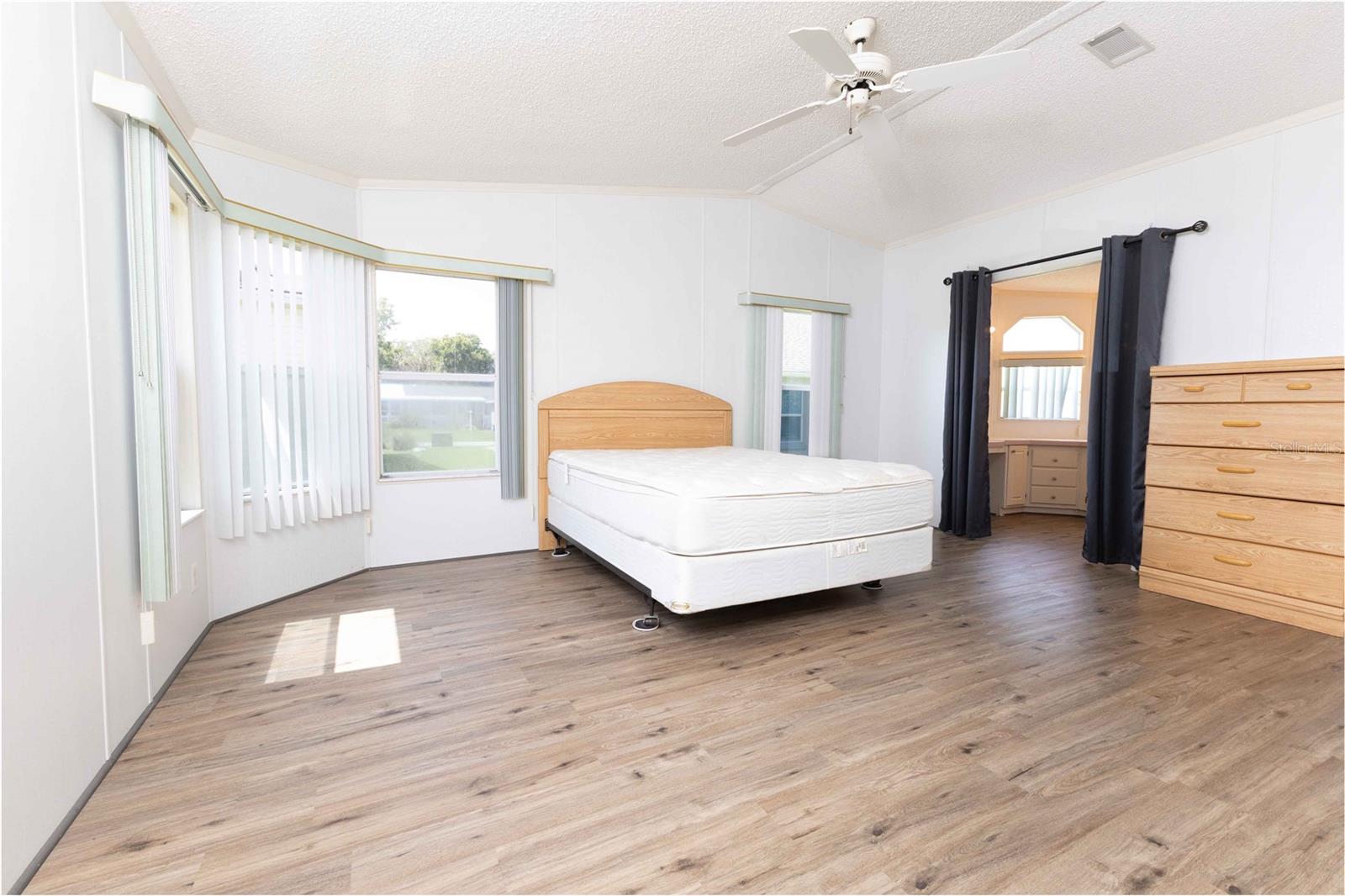 HERITAGE WOOD N LAKES ESTATES - Residential