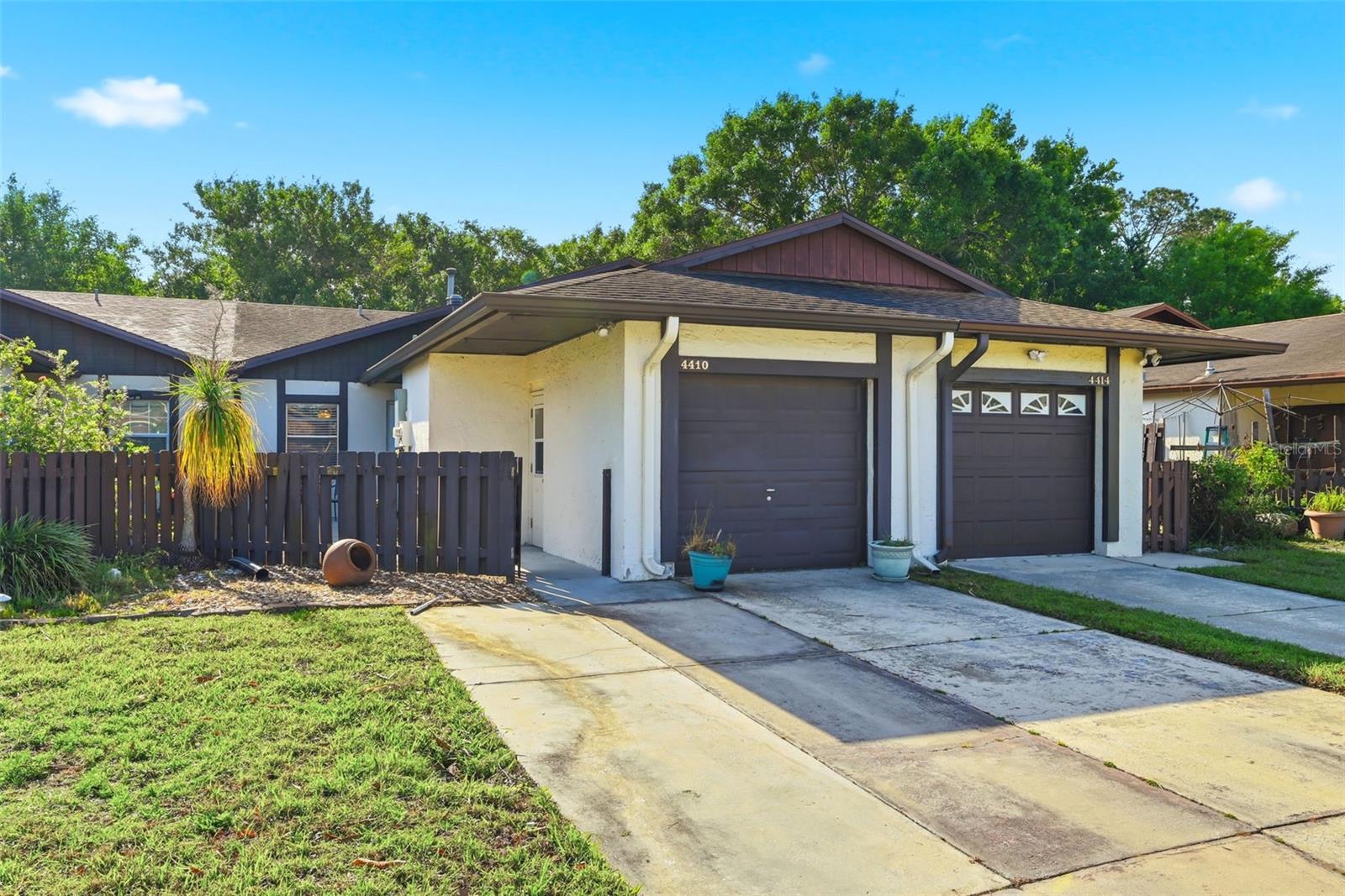 GREEN BRIAR VLG TOWNHOMES - Residential Lease