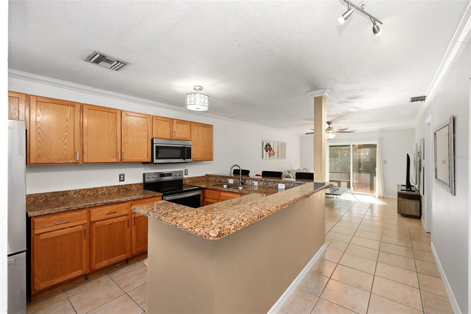 GREEN BRIAR VLG TOWNHOMES - Residential Lease