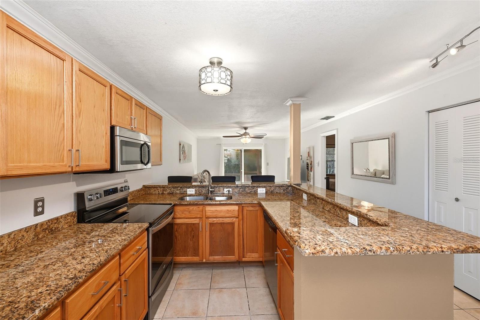 GREEN BRIAR VLG TOWNHOMES - Residential Lease