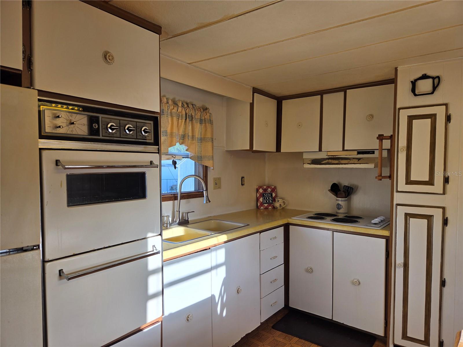 LAKE BRYANT SHORES - Residential