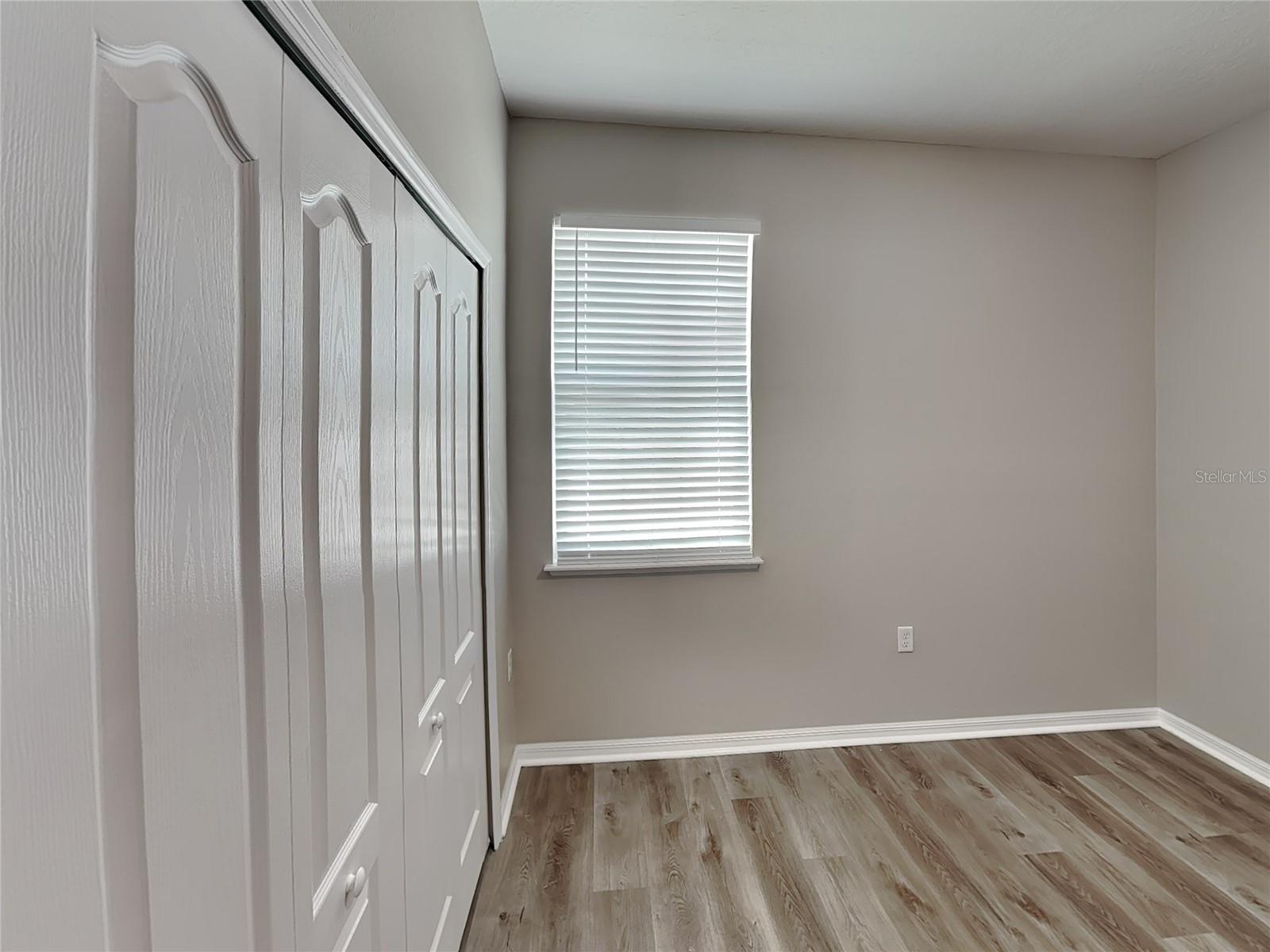 MALLORY SQUARE PH 01 - Residential Lease