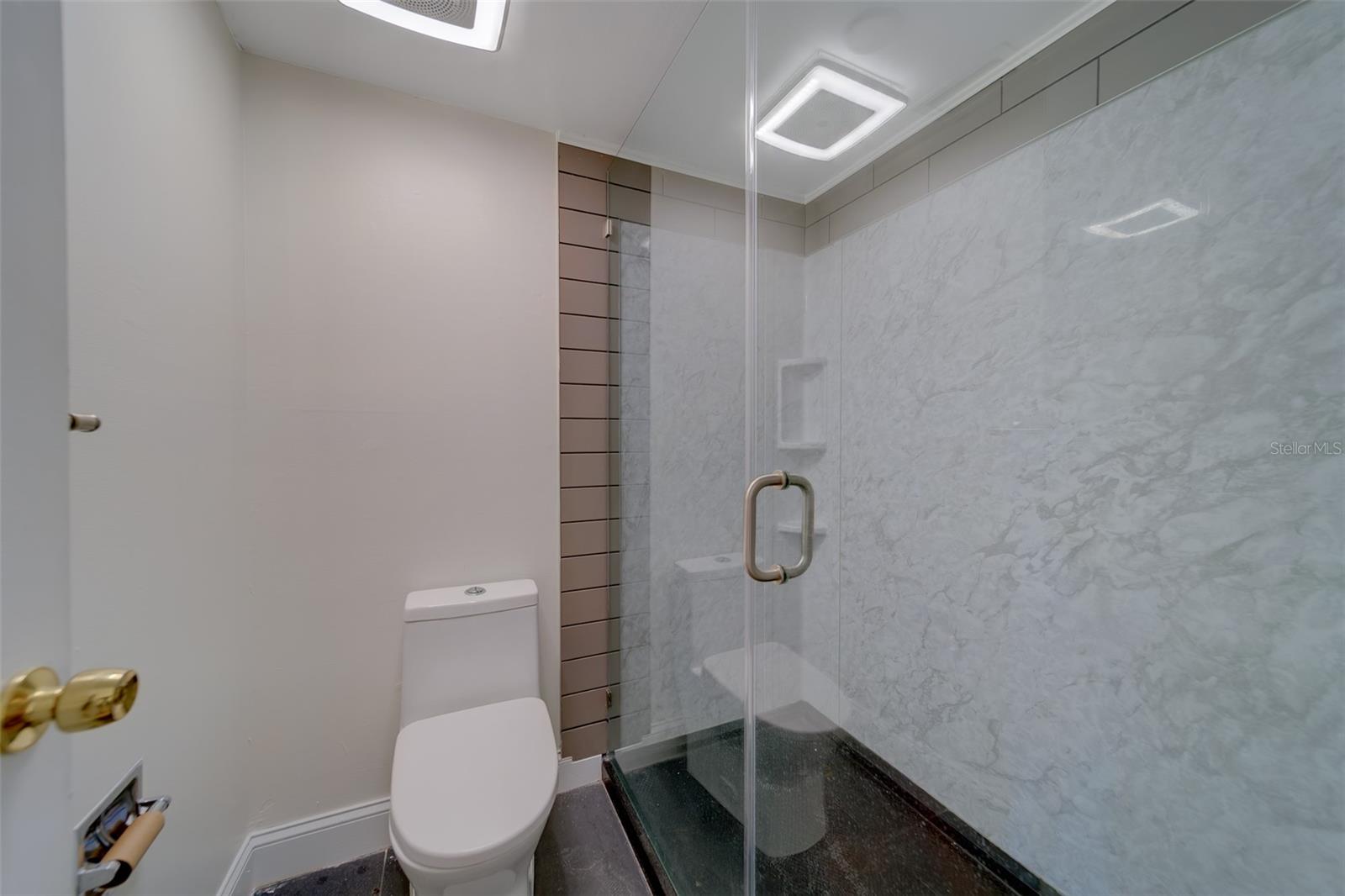 VILLAGE LAKE CONDO - Residential Lease