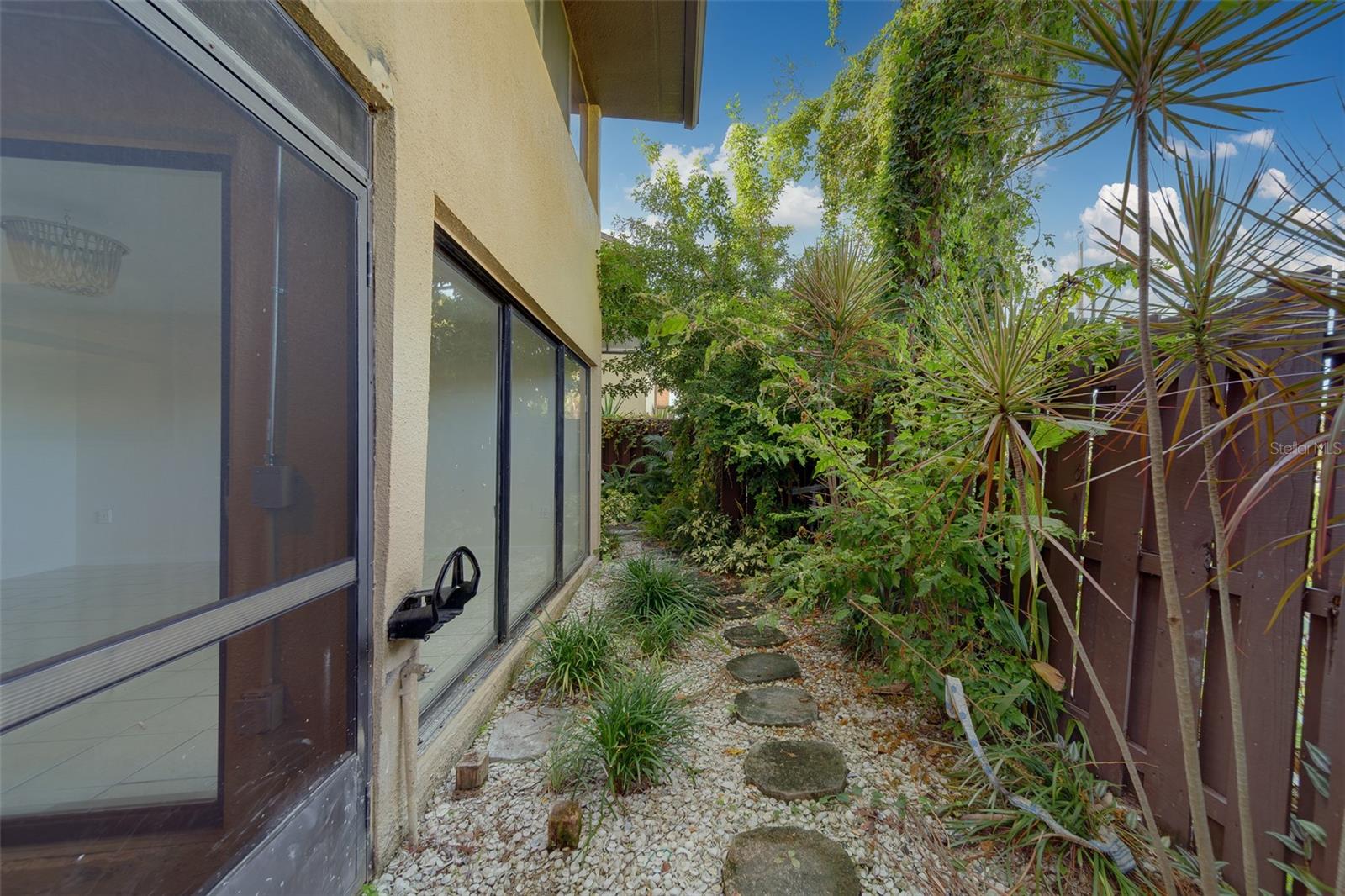 VILLAGE LAKE CONDO - Residential Lease