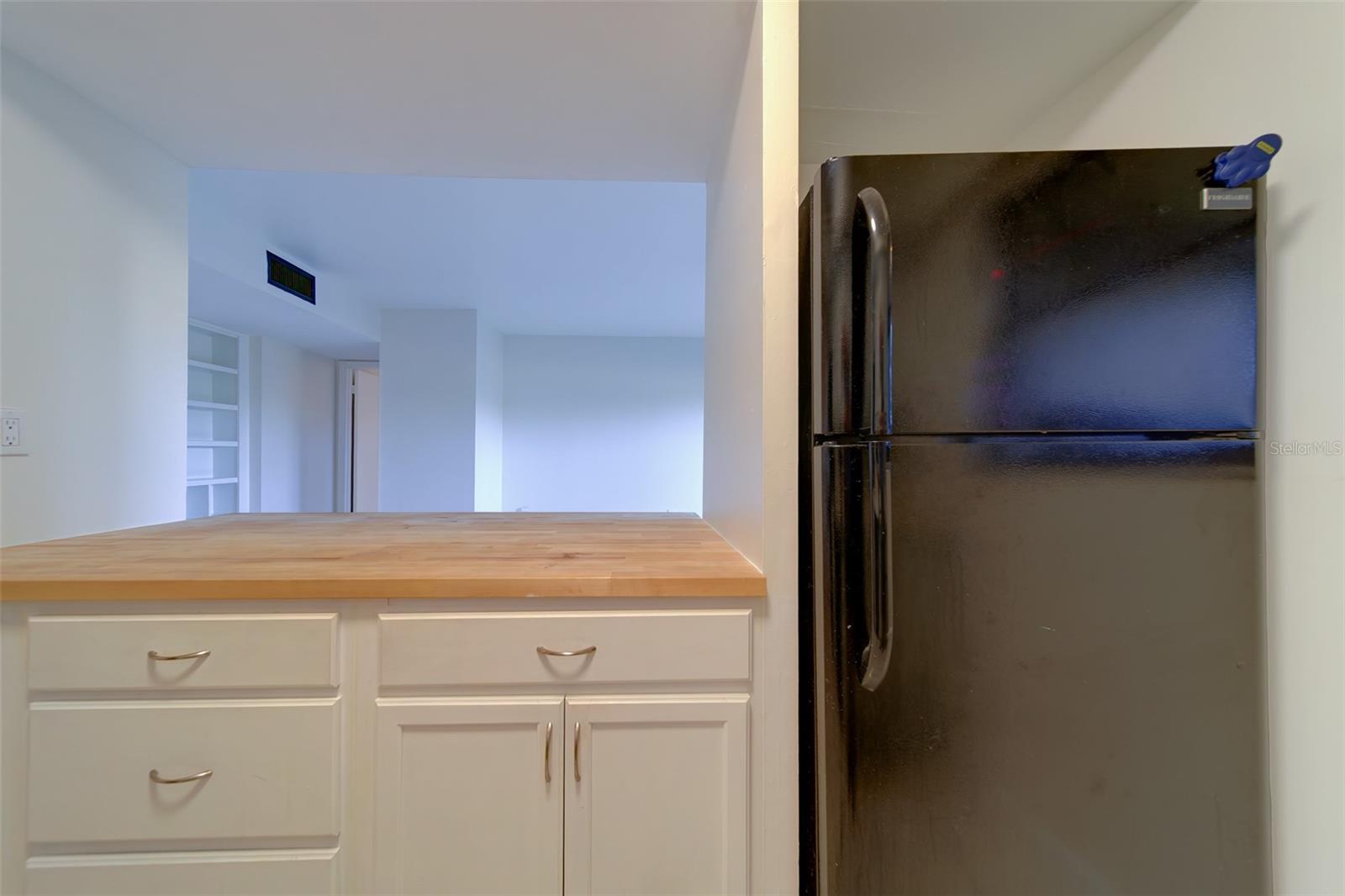VILLAGE LAKE CONDO - Residential Lease