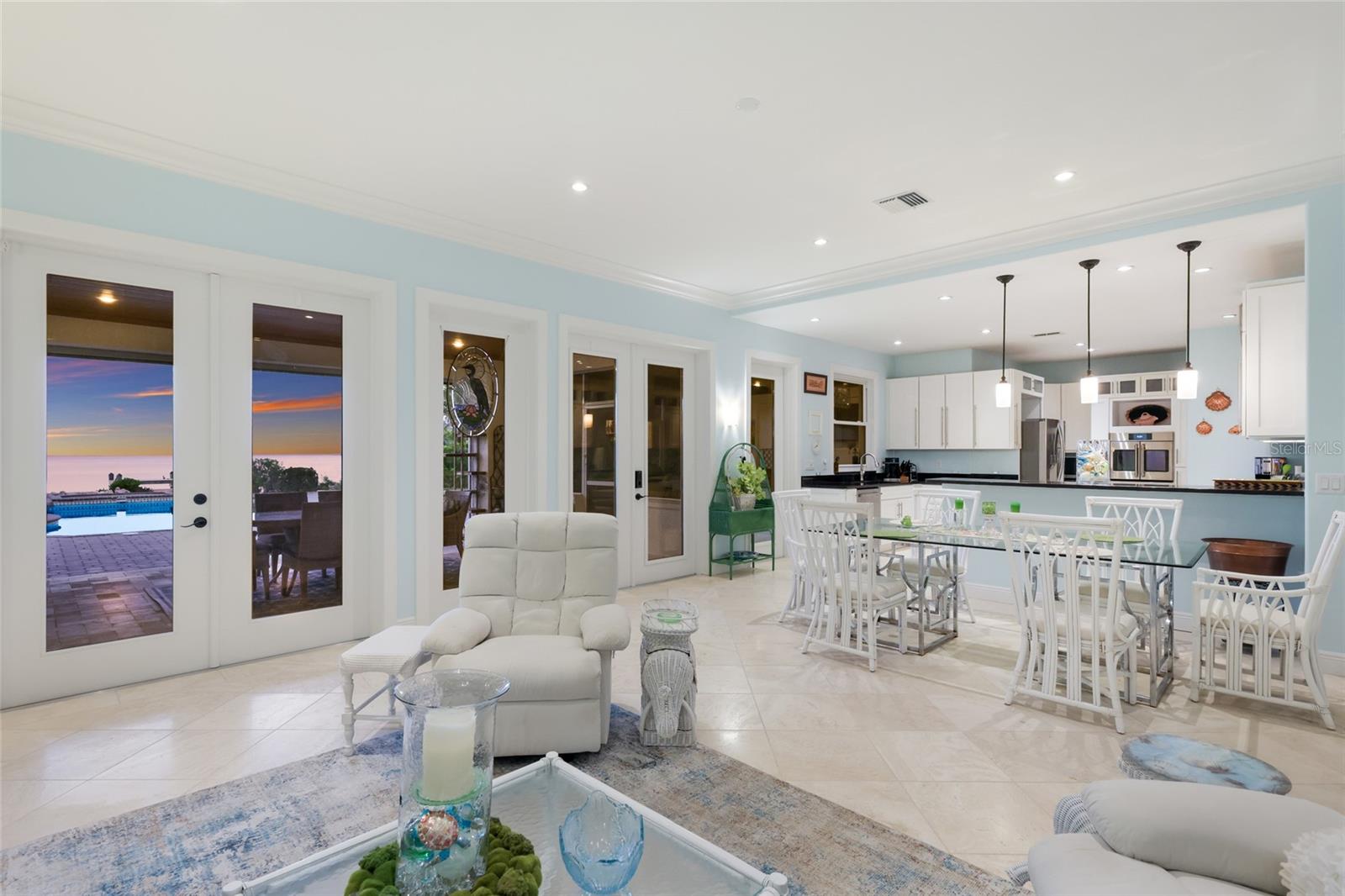 HOLMES BEACH 14TH UNIT - Residential