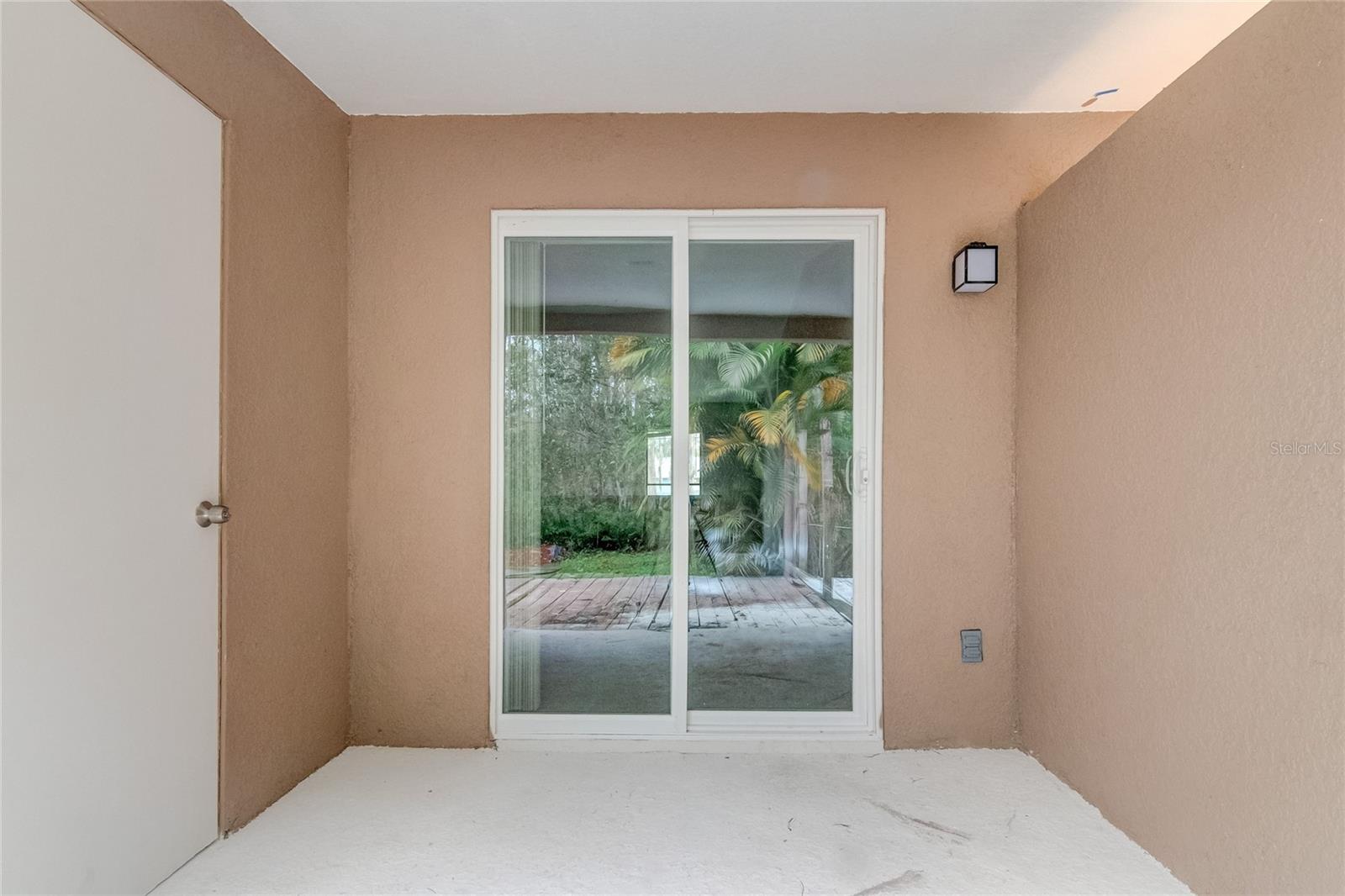 PALM LAKES ESTATES - Residential Lease
