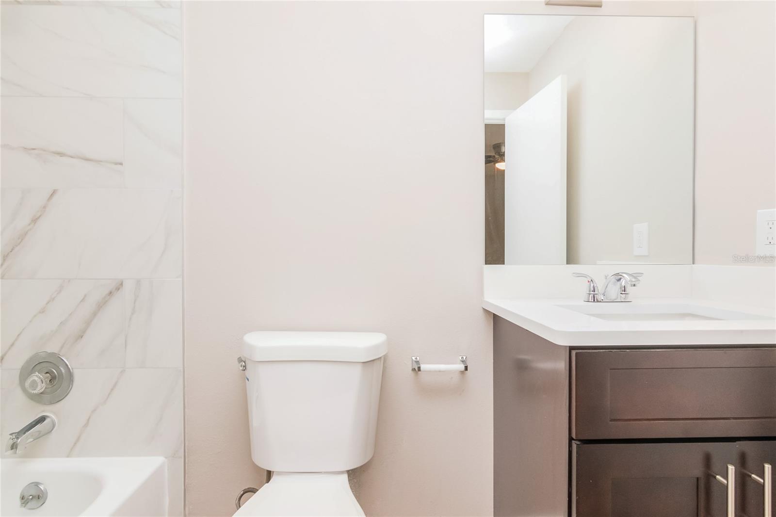 PALM LAKES ESTATES - Residential Lease