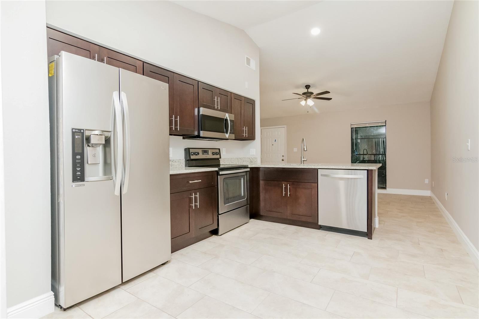 PALM LAKES ESTATES - Residential Lease