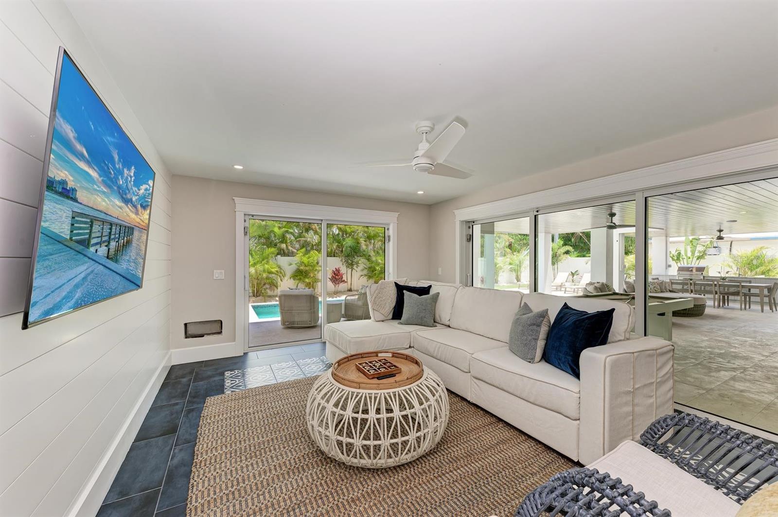 HOLMES BEACH 31ST UNIT AMD - Residential