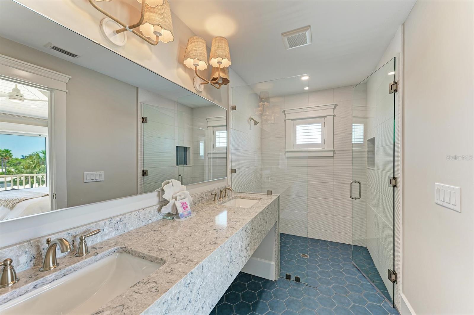 HOLMES BEACH 31ST UNIT AMD - Residential