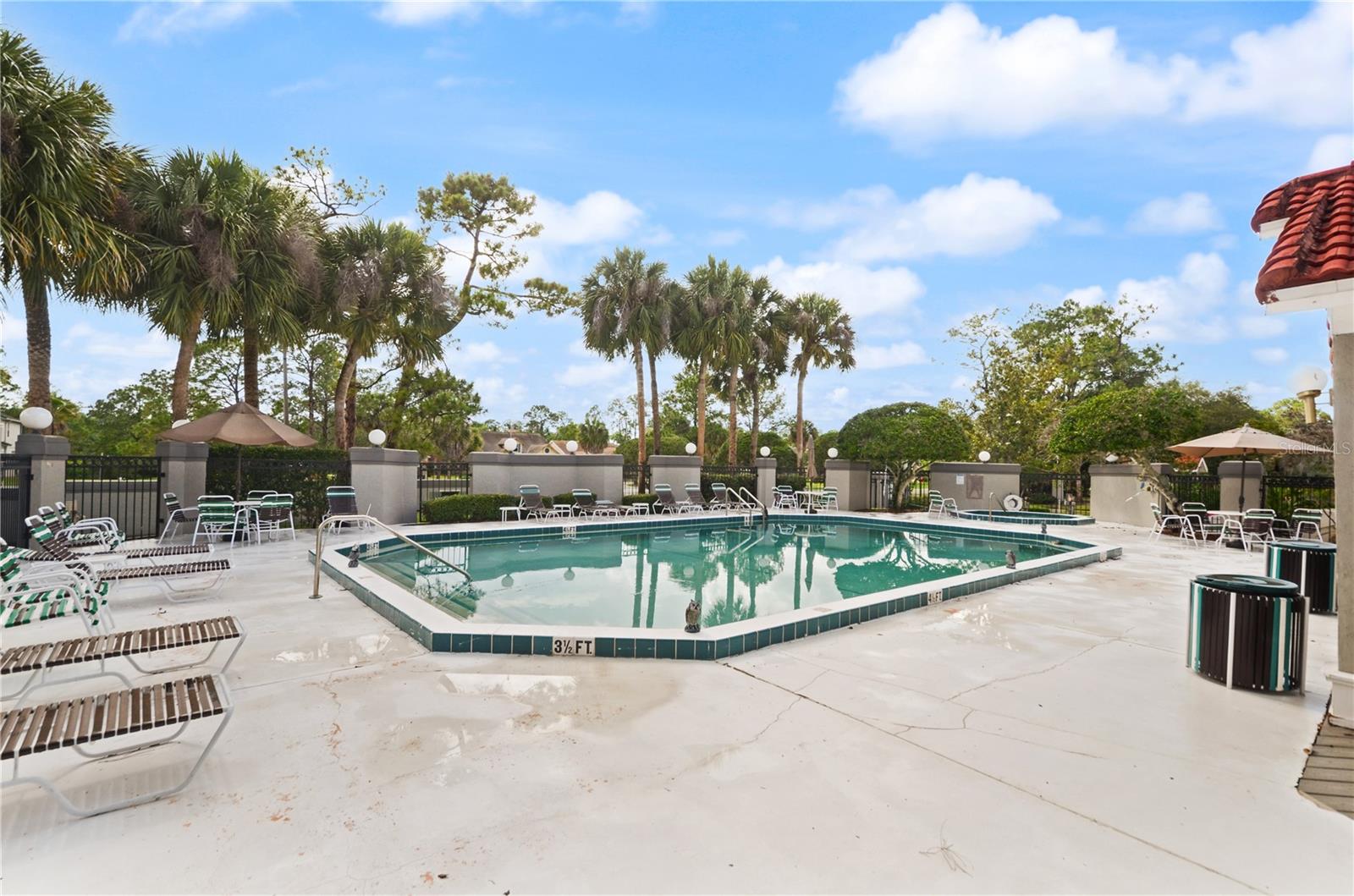 HUNTERS CHASE CONDO PH 1 - Residential