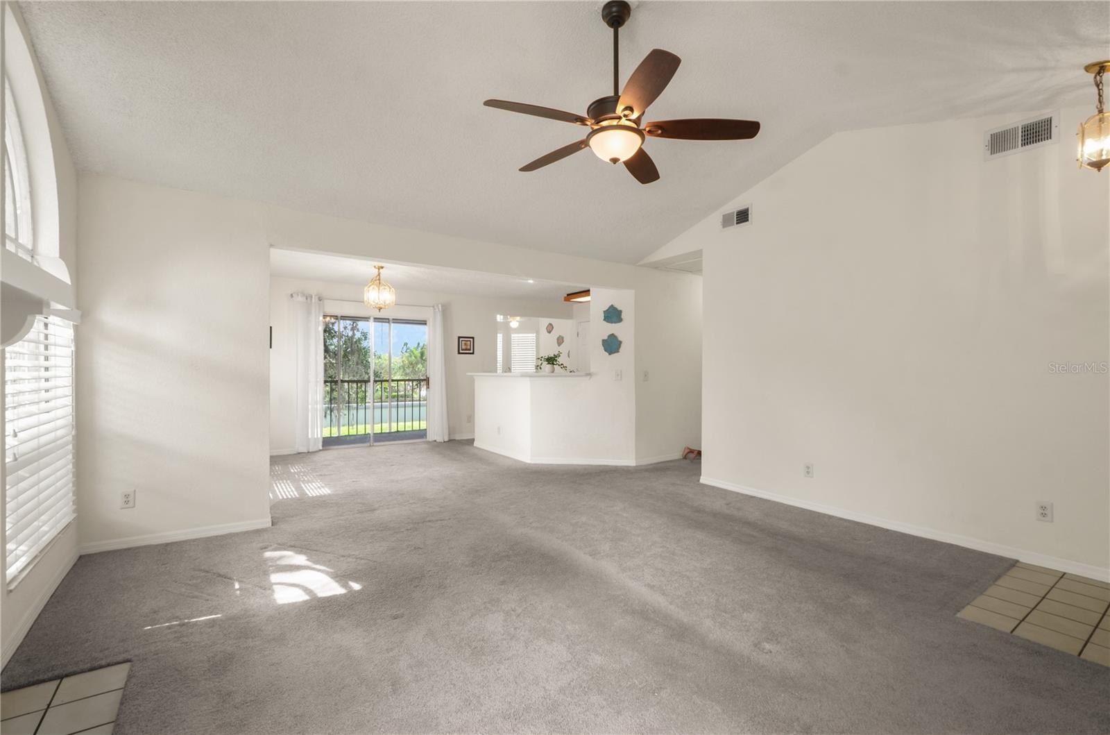 HUNTERS CHASE CONDO PH 1 - Residential