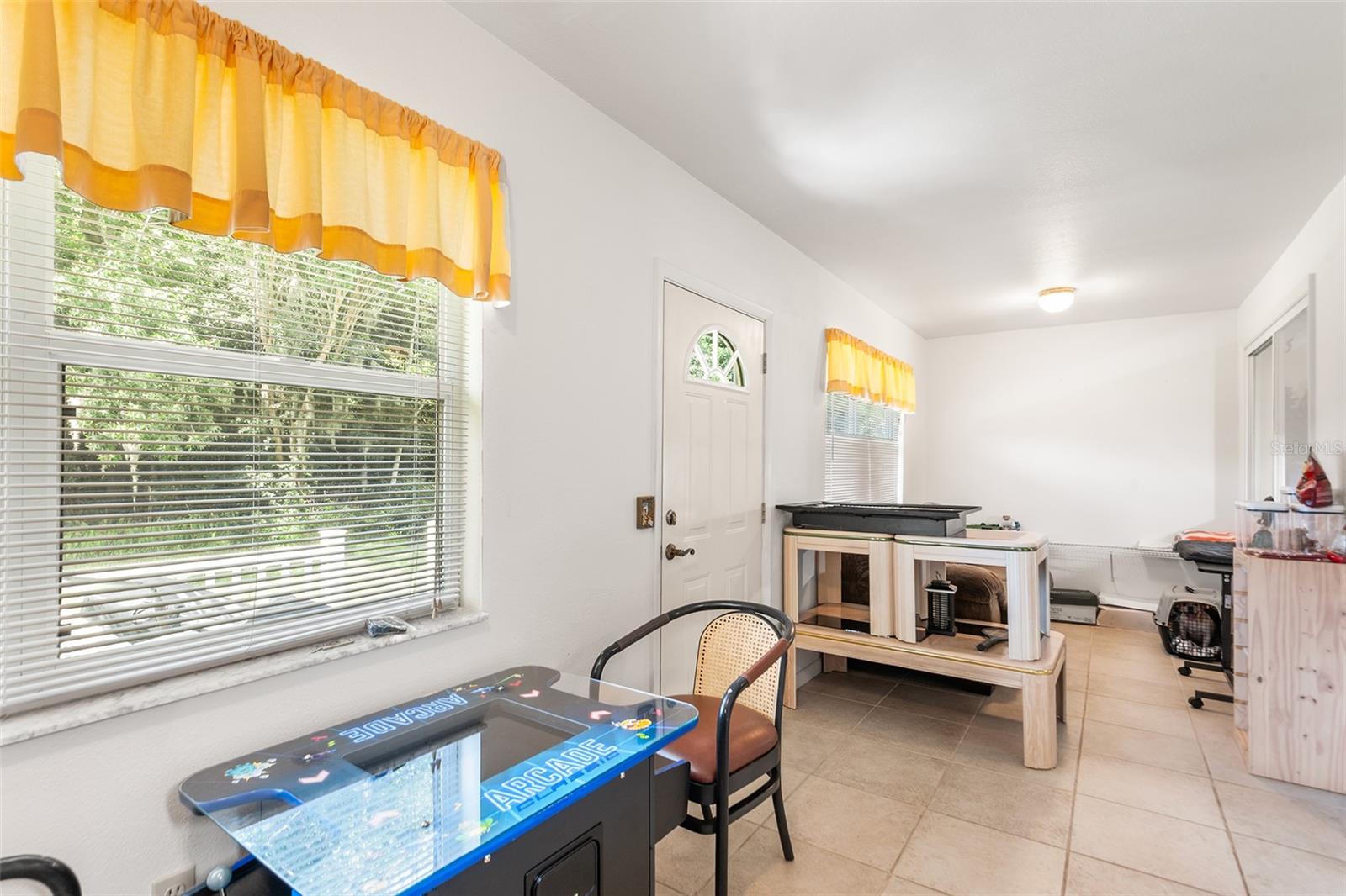 COLONNADES PH 02 - Residential
