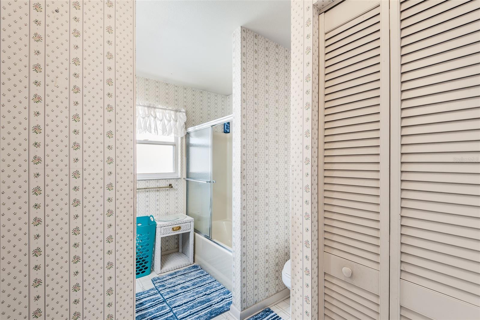 COLONNADES PH 02 - Residential