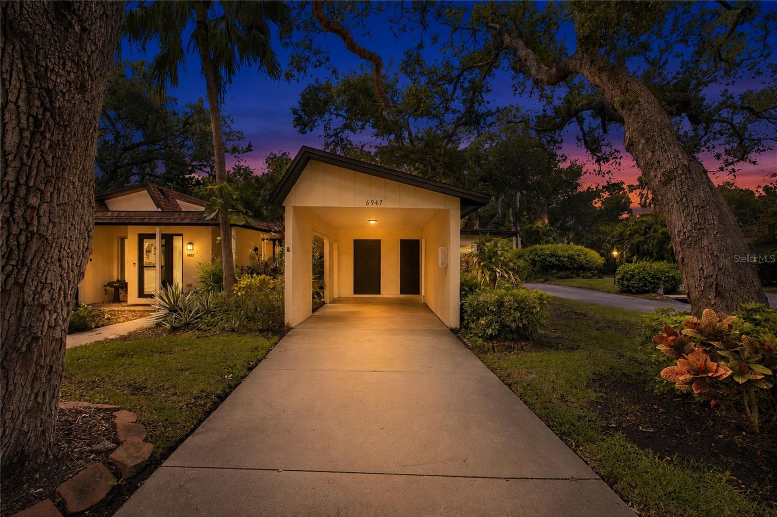 This 2-bedroom, 2-bath villa nestled beneath tropical oak canopy in Woodside Village East, Sarasota, offers a blend of tranquil living and convenient access to local attractions. This villa features an updated interior with an open floor plan and cathedral ceilings. The clerestory windows flood the interior with natural light. A Florida room provides an additional 117 sq ft of living space. Recent updates include quartz countertops, new cabinets, brand new stainless steel appliances, luxury vinyl flooring throughout, and updated bathrooms. The community of Woodside Village East provides residents with a heated pool and tennis/pickleball courts, set within a tropical landscape.
The property is situated just a few miles from Siesta Key Beach, known for its Powdered-Sugar sands. Downtown Sarasota, with its cultural venues, dining, and shopping options, is also easily accessible. Cultural attractions in downtown Sarasota include the Van Wezel Performing Arts Hall, the Sarasota Opera House, and various art galleries along Palm Avenue, also known as "Gallery Row". The shops of Gulf Gate, offering a mix of local businesses and national chains, are nearby for daily needs and entertainment.
This villa presents an opportunity for those seeking a getaway near the beach and cultural attractions, or a permanent residence in Southwest Florida. Virtually Staged
