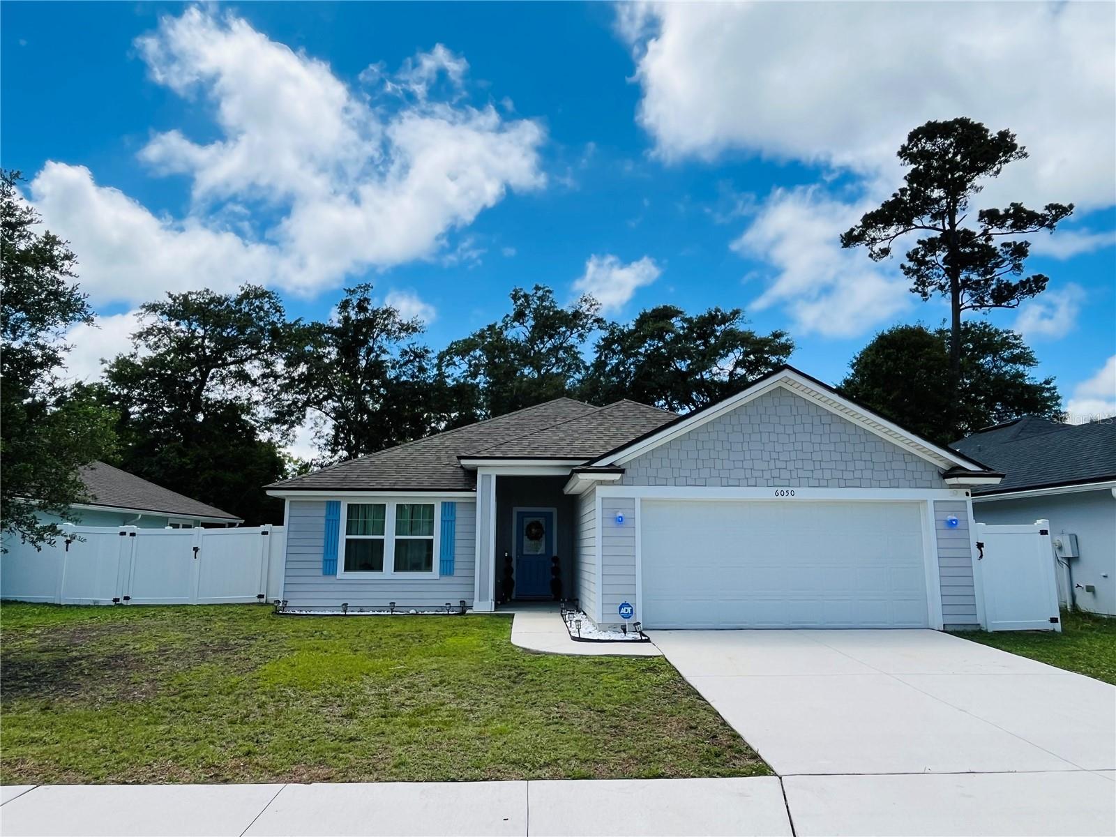 Great location. Close to restaurants, Mall and the Jacksonville Navy Base.  Fence is only one year old.  Very spacious home.