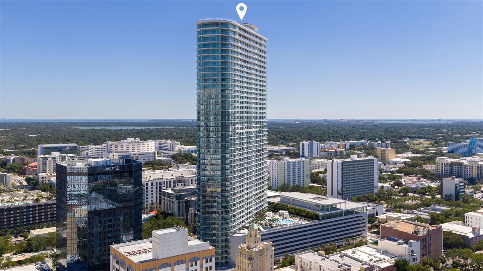 CONDO RESIDENCES AT 400 CENTRAL - Residential Lease