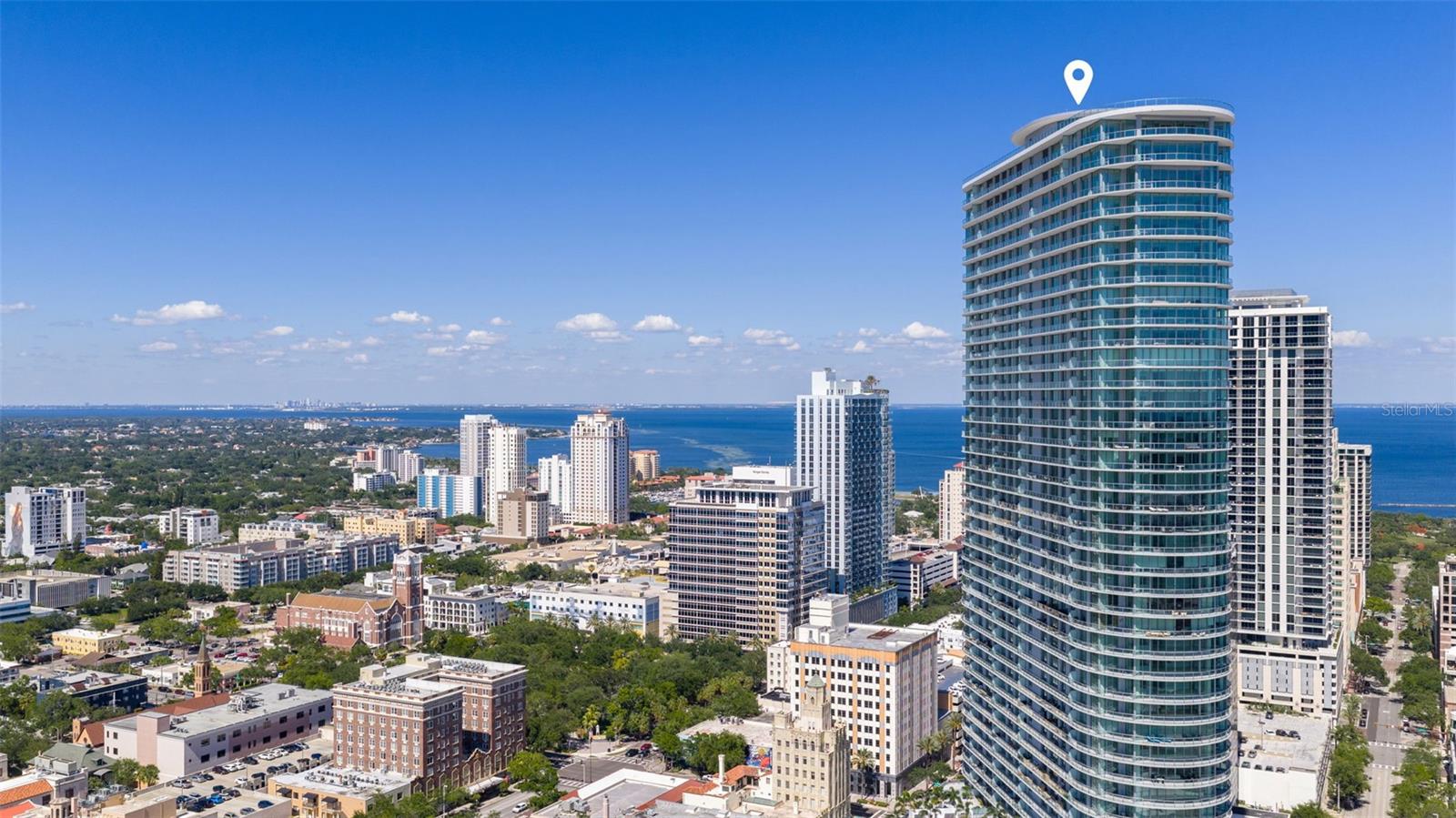 CONDO RESIDENCES AT 400 CENTRAL - Residential Lease