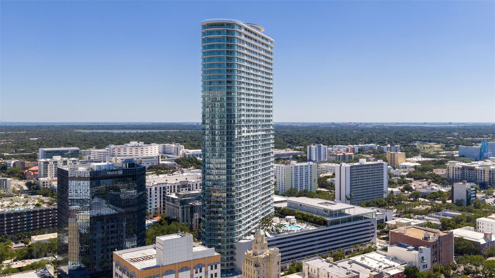 CONDO RESIDENCES AT 400 CENTRAL - Residential Lease