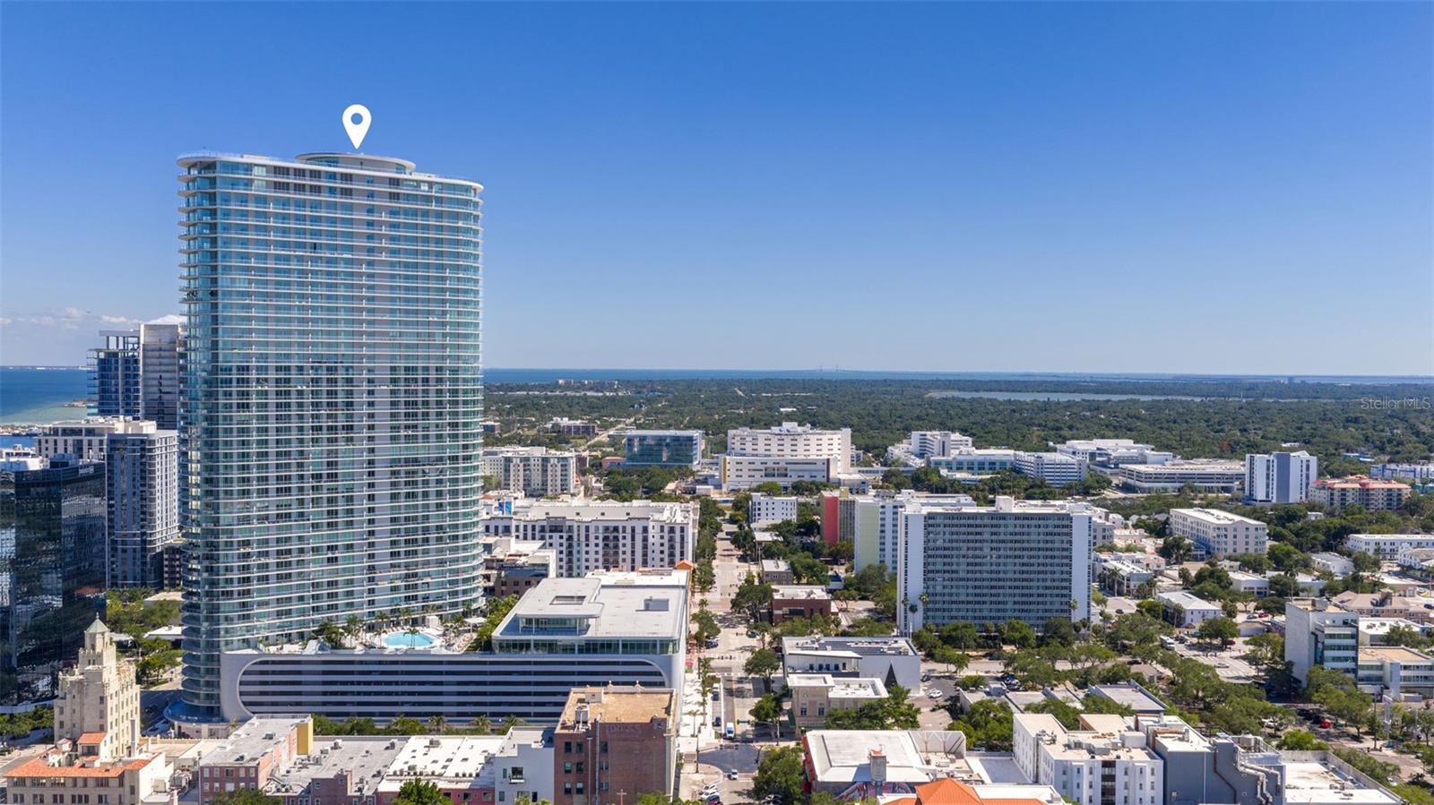 CONDO RESIDENCES AT 400 CENTRAL - Residential Lease