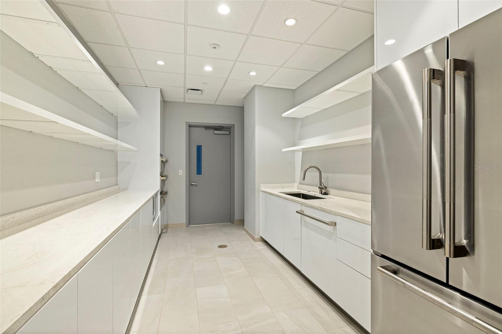 CONDO RESIDENCES AT 400 CENTRAL - Residential Lease
