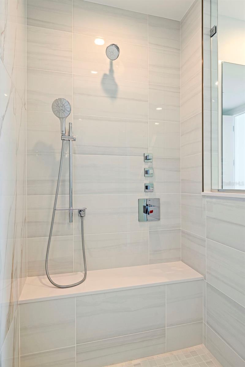 CONDO RESIDENCES AT 400 CENTRAL - Residential Lease