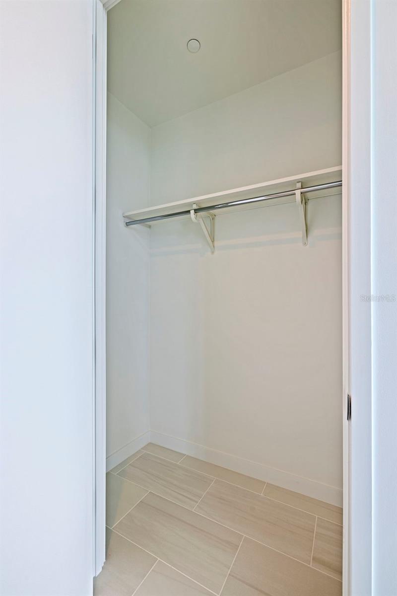 CONDO RESIDENCES AT 400 CENTRAL - Residential Lease