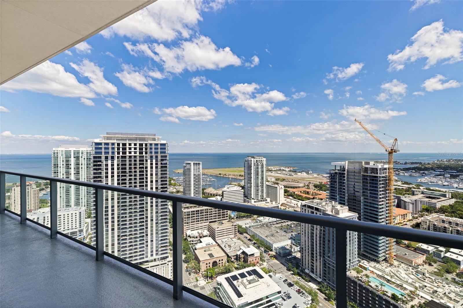 CONDO RESIDENCES AT 400 CENTRAL - Residential Lease