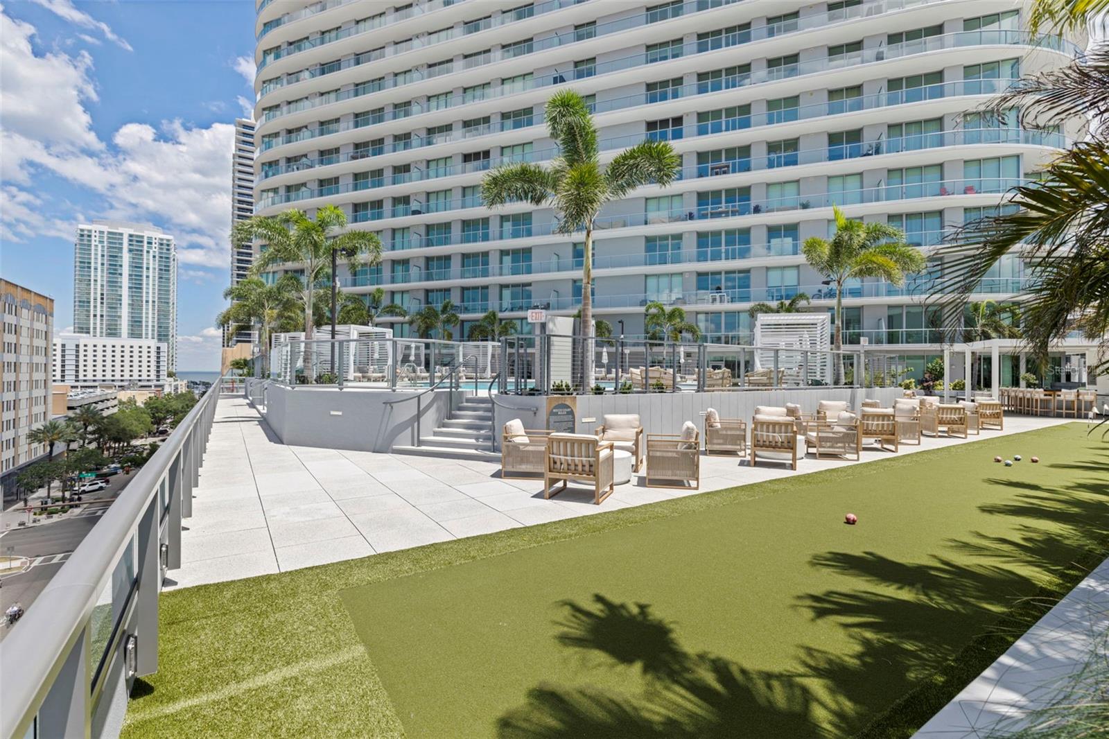 CONDO RESIDENCES AT 400 CENTRAL - Residential Lease