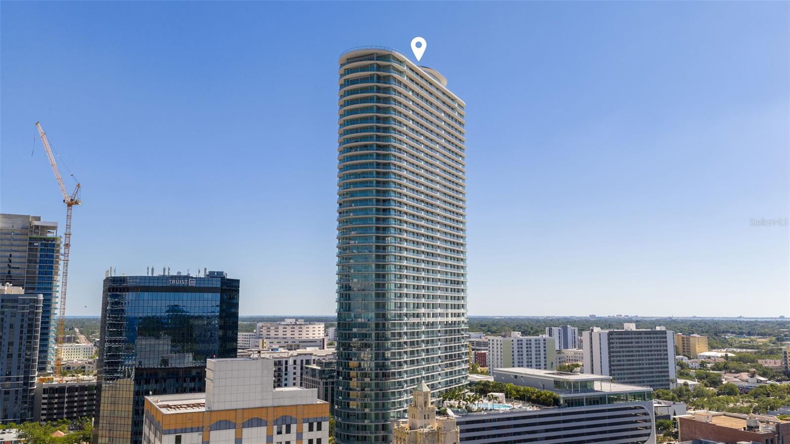 CONDO RESIDENCES AT 400 CENTRAL - Residential Lease