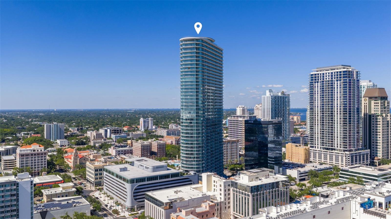 CONDO RESIDENCES AT 400 CENTRAL - Residential Lease