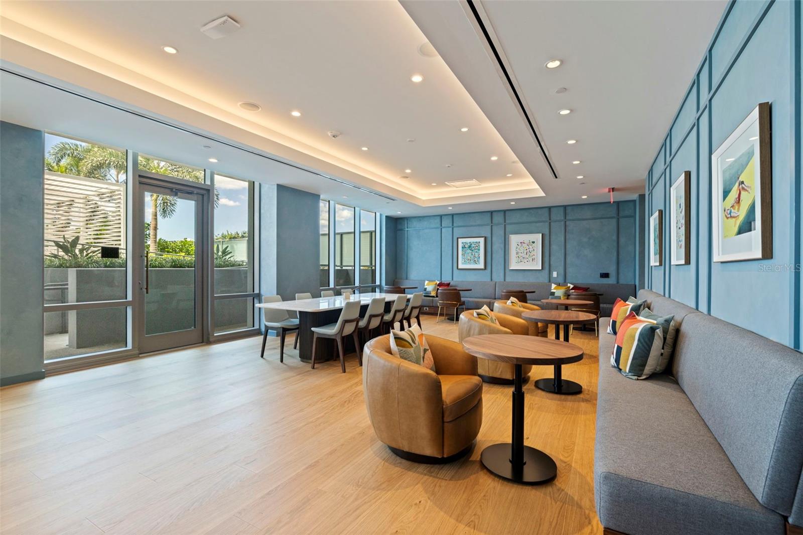 CONDO RESIDENCES AT 400 CENTRAL - Residential Lease
