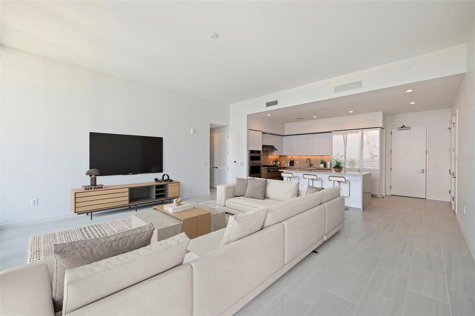 CONDO RESIDENCES AT 400 CENTRAL - Residential Lease