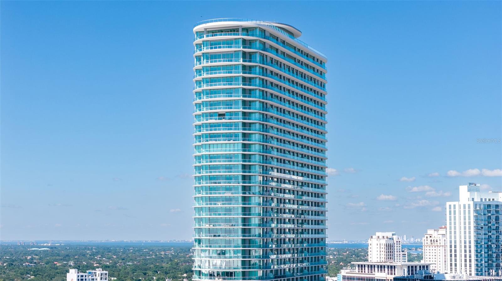 CONDO RESIDENCES AT 400 CENTRAL - Residential Lease