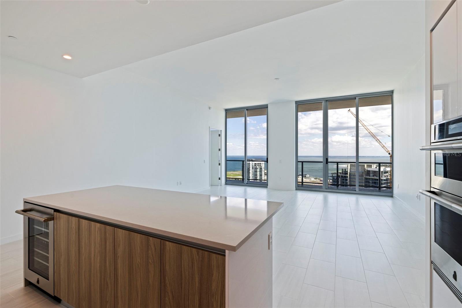 CONDO RESIDENCES AT 400 CENTRAL - Residential Lease
