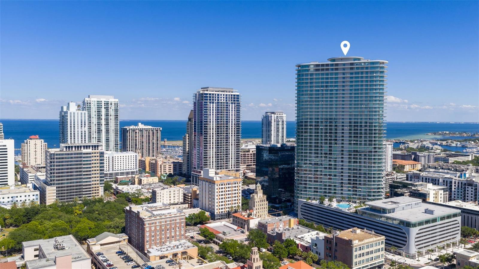 CONDO RESIDENCES AT 400 CENTRAL - Residential Lease
