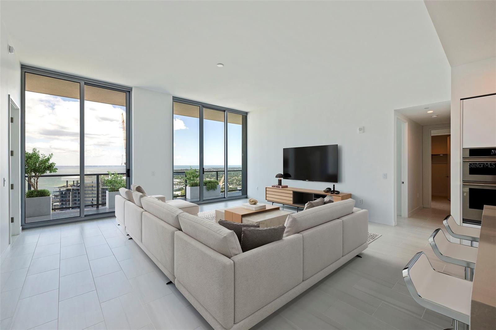 CONDO RESIDENCES AT 400 CENTRAL - Residential Lease