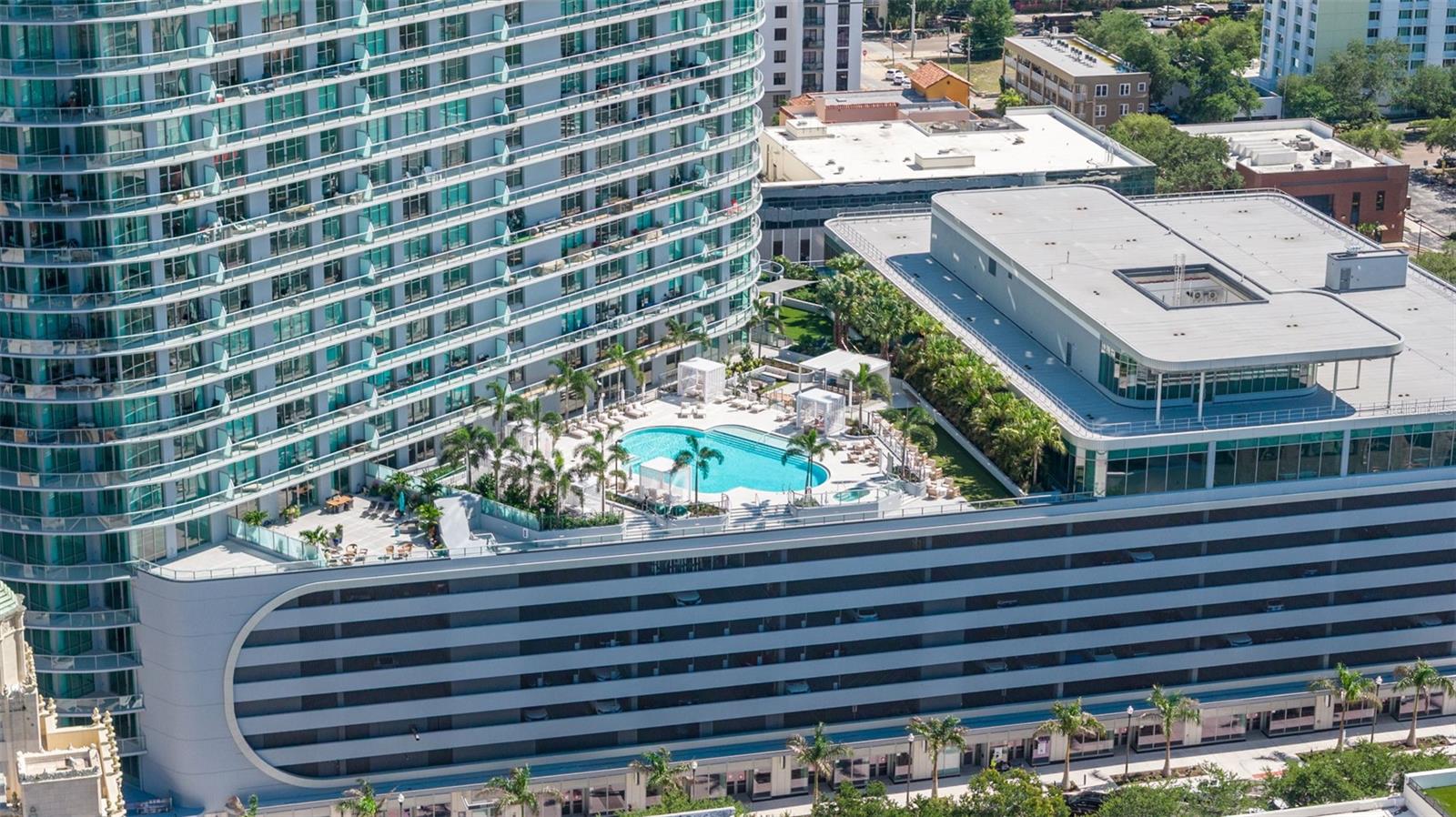 CONDO RESIDENCES AT 400 CENTRAL - Residential Lease