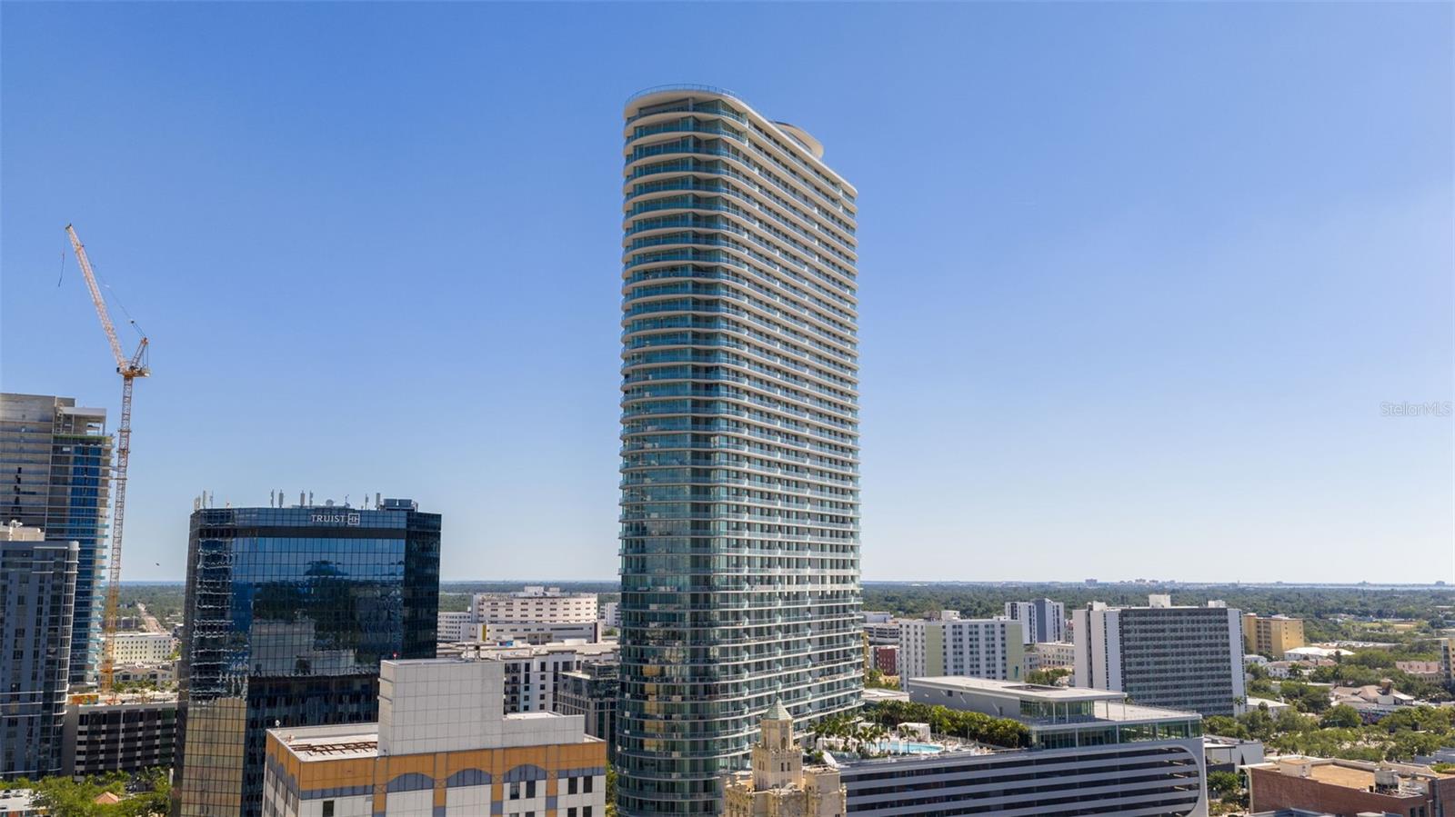 CONDO RESIDENCES AT 400 CENTRAL - Residential Lease