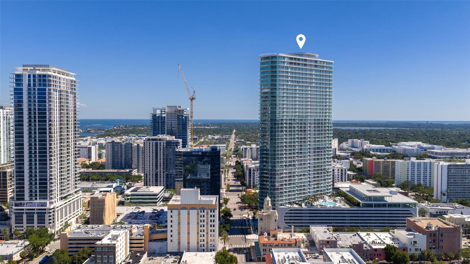 CONDO RESIDENCES AT 400 CENTRAL - Residential Lease
